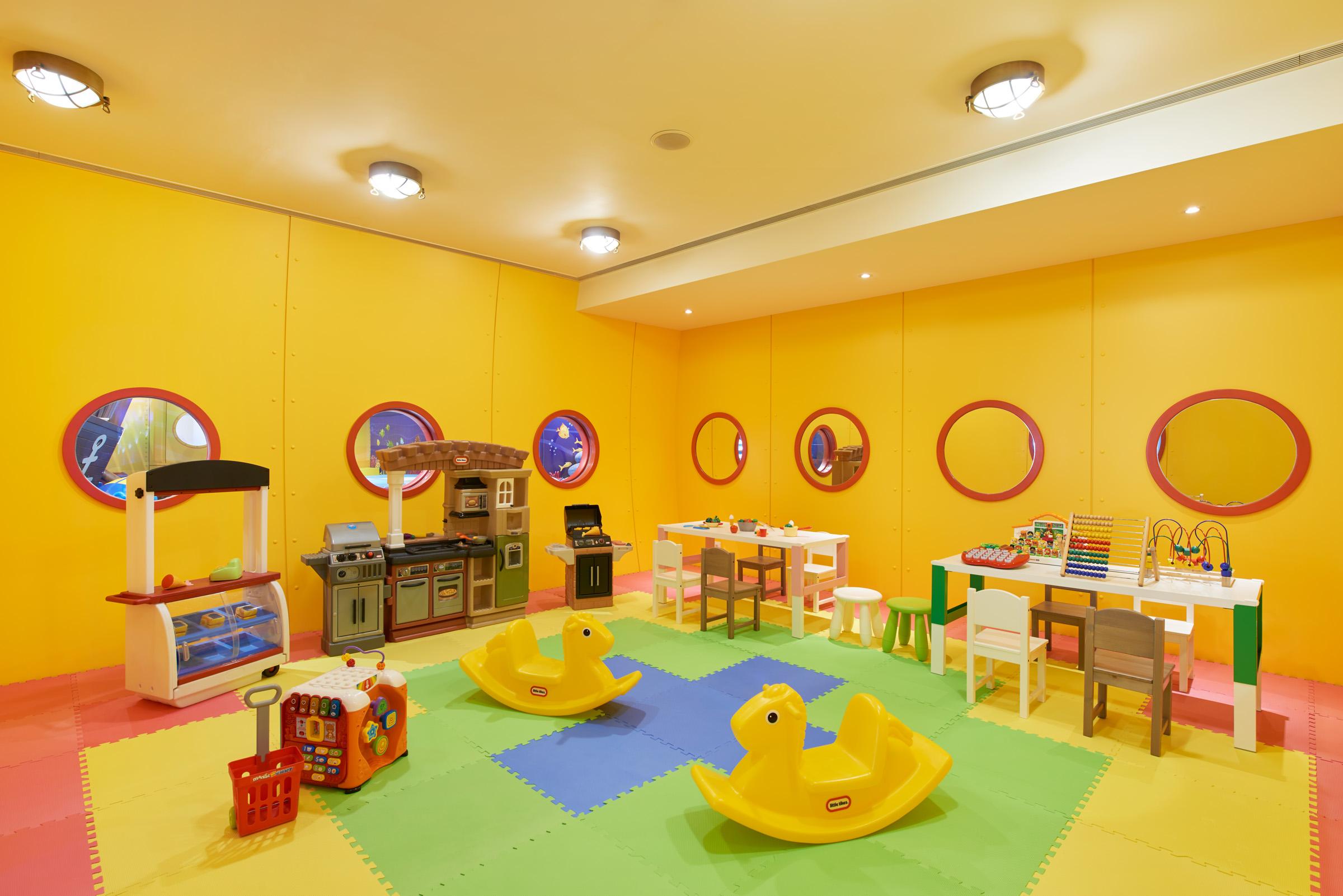Hong Kong Gold Coast Hotel Exteriér fotografie The Children's Club at the Conrad Maldives